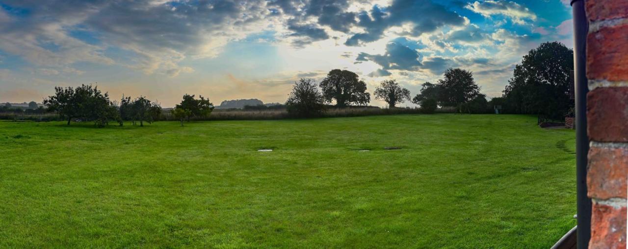Villa The Tool Shed Wimborne Minster Esterno foto